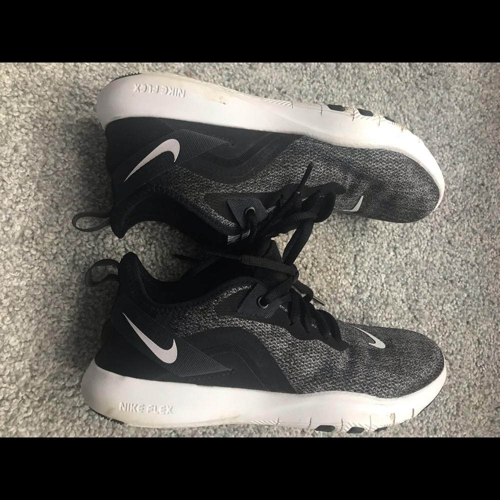 Nike flex sneakers